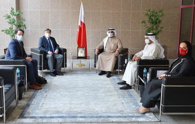 معالي وزير المالية والاقتصاد الوطني يستقبل القائم بأعمال سفارة كندا لدى مملكة البحرين